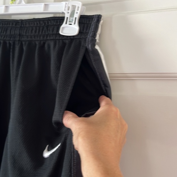 Nike Boys Athletic Shorts - Picture 2 of 8
